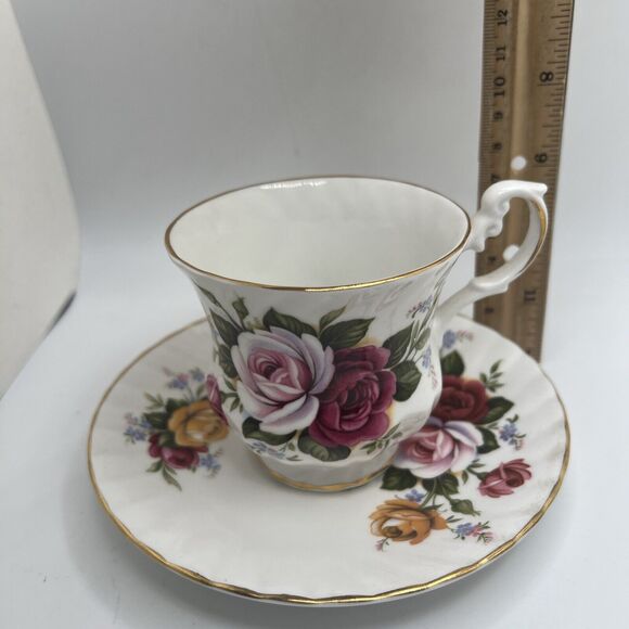 Royal Dover Vintage Fine Bone China Teacup and Saucer, Made in England - Picture 7 of 7